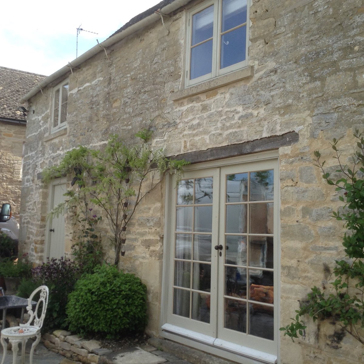 JordayaLtd's tweet photo. #TheCotswolds One of @JordayaLtd projects .. #DiathoniteEvolution #Plasters #Render #Cottages https://t.co/3NYbKfVLE3