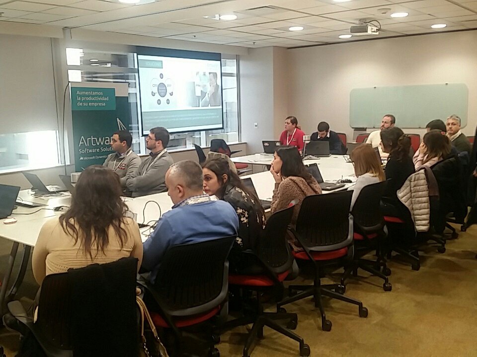aw_latam's tweet image. Otro #CRMexperience a sala llena en @MSFTArgentina Hoy es el turno de trabajar con #servicios