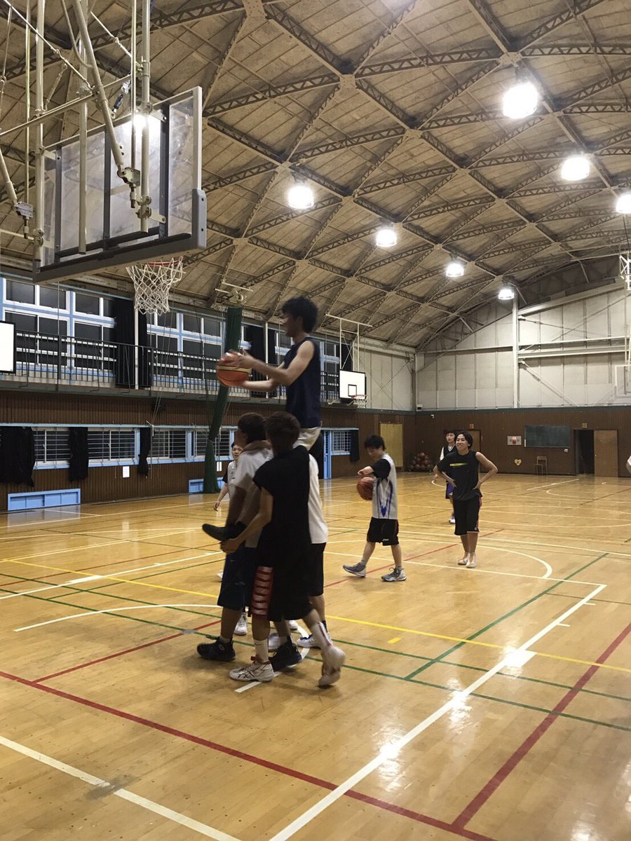 princeofbee801's tweet photo. <今日の活動報告>
騎馬戦をした https://t.co/MuN0RdLLa0