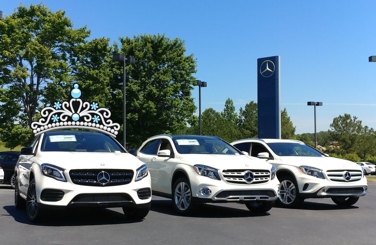 BenzBlogger's tweet photo. Have you seen the new @MercedesBenz #GLA250? The #IceEdition takes the crown! https://t.co/FuMPql34y3