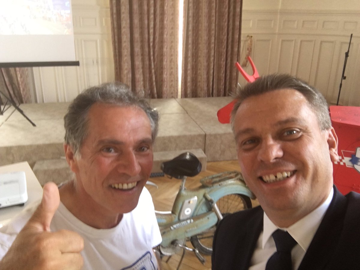 G_ROBERT_Lhyfe's tweet photo. Présentation du @GPMeuleBleue à la @cci72 !!!! #Vivement les 16 &amp; 17 Septembre sur le #Bugatti https://t.co/JhKpkq3Xz5