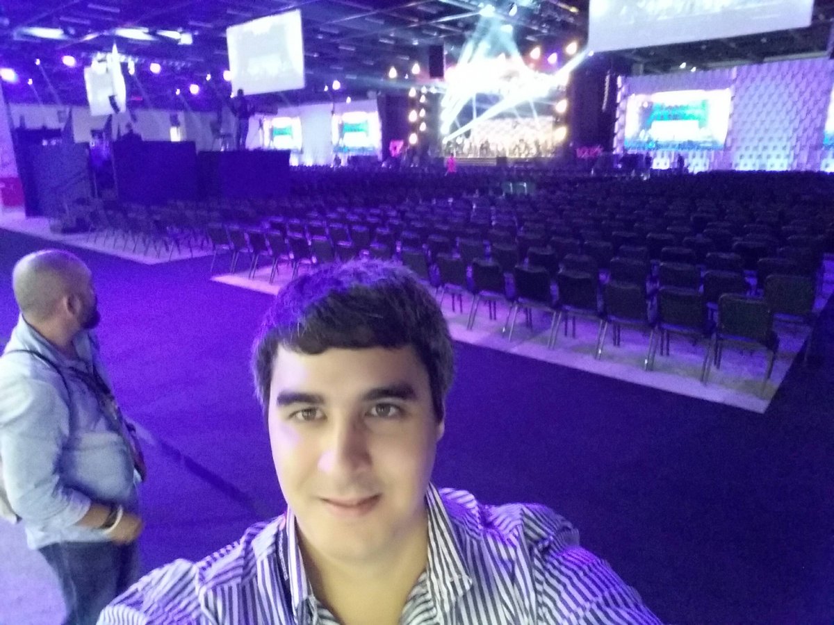 ProNetwork_Arg's tweet image. Palpitando el inicio del #VTEXDAY 17