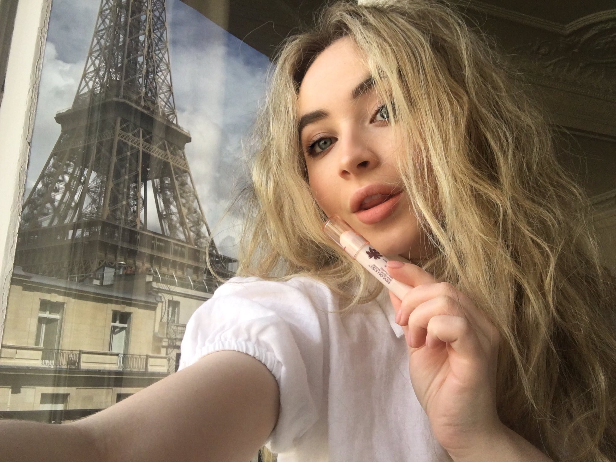 Sabrina Carpenter on Twitter "sending kisses to you all xx an amazing