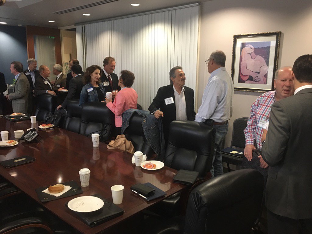 ShawEric's tweet photo. @_allCities_ #shermanoaks full house meeting. Host #levinsonarshonskykurtz moderator #ericshaw founder @_allCities_ https://t.co/R8xU6xDIcf