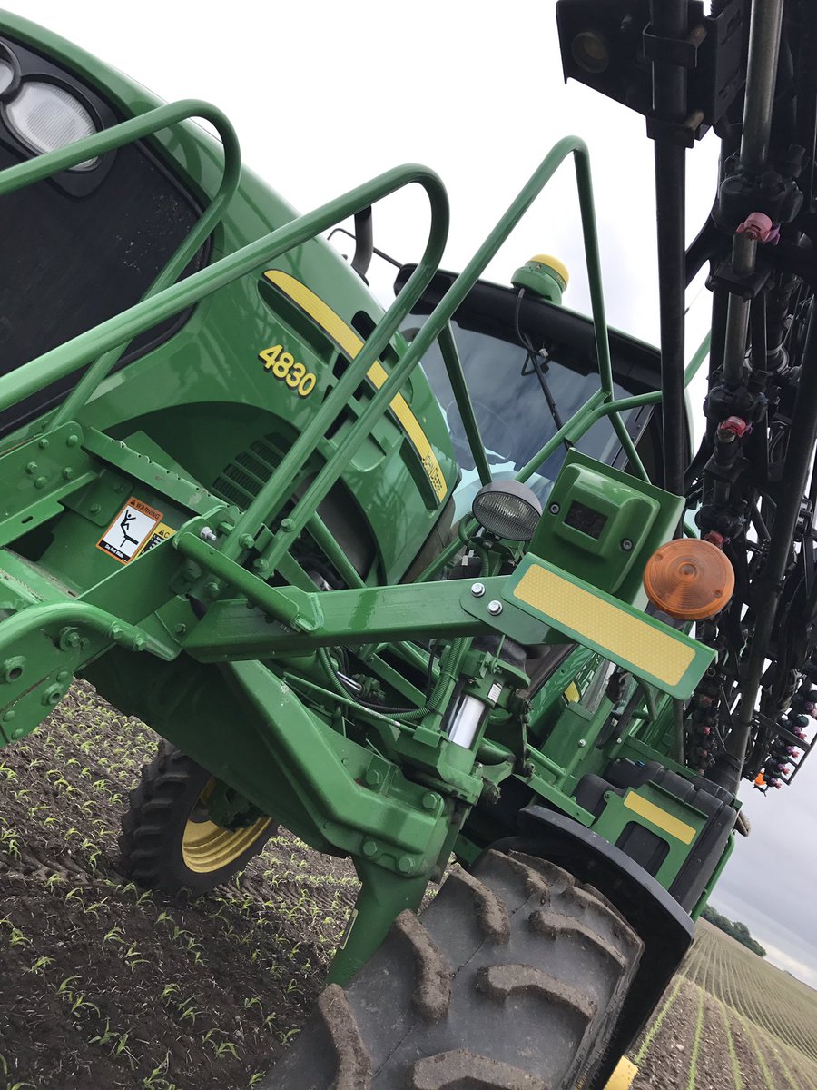 RDOTonyK's tweet photo. Customer setup and ready to rock #spray17 with AutoTrac Vison on their 4830 #rowrage will be gone for this farm! #rdoequipment @JohnDeere https://t.co/xbgdahJEkZ