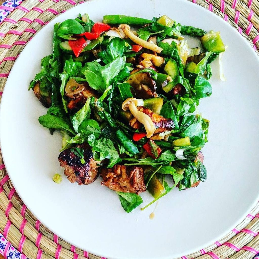 LeontienGlobal's tweet image. Bon appétit!
. . . . . . . . . .

#healthylifestyle #greenenergy #fitmovement #goodvibes #healthandwealth #fitmum … ift.tt/2satUVr