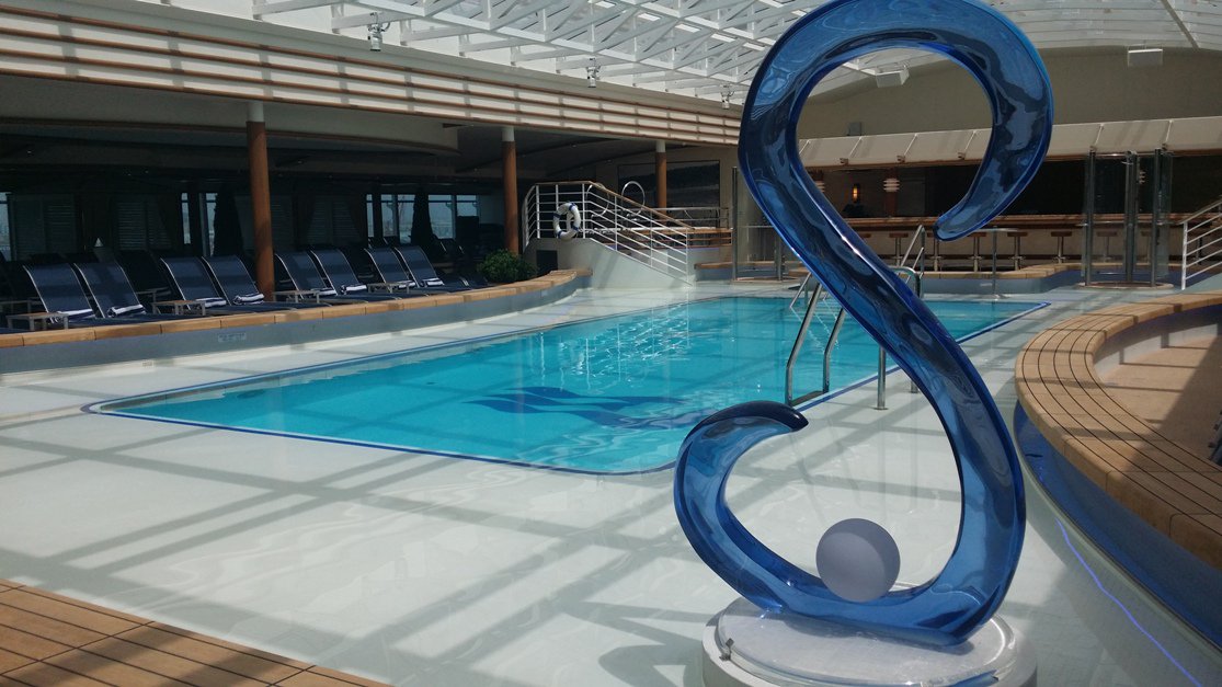 menasantoro's tweet photo. La #MajesticPrincess a #Napoli prima della crociera di posizionamento di 49 notti verso Shangai @PrincessCruises https://t.co/6hE6DjdL82 https://t.co/CQ9AZ7vi7W