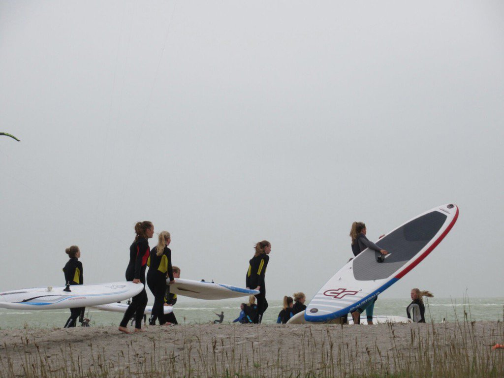 csgBogermanBalk's tweet photo. Sportdag @csgBogermanBalk 
Windsurfen op t IJsselmeer. https://t.co/RVlZ1mgCjL