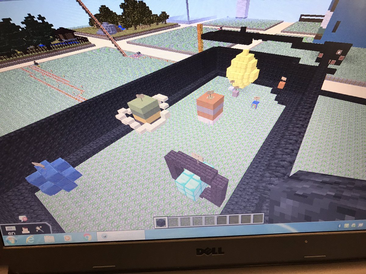 alisia_lucas_TX's tweet photo. Day 3 #Minecraft #25build show what you know prokaryote/eukaryote, solar system @GRISHAM_MS @RRISD_science https://t.co/pLKGZppmfH