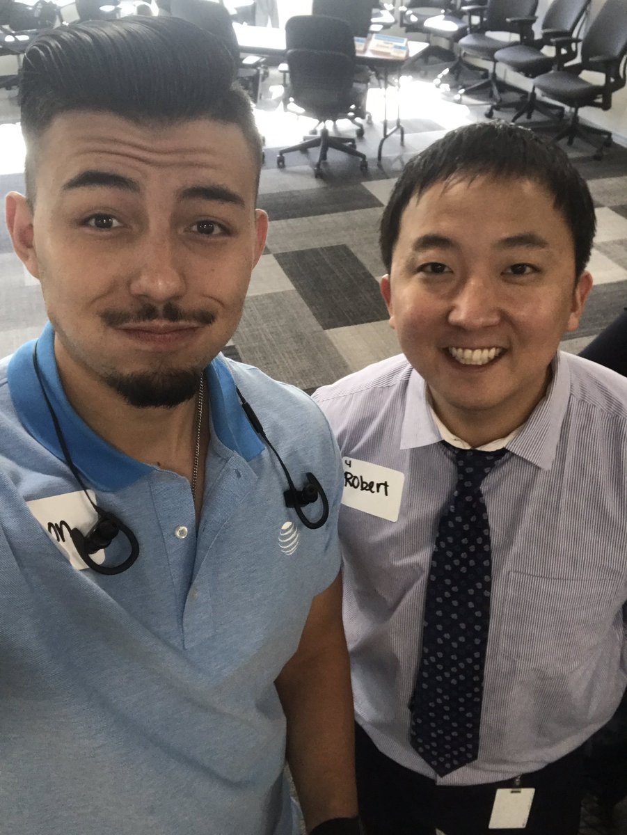 DevonDenavaatt's tweet photo. Always good to meet new people Robert at #faststart #coloradoswagger https://t.co/w95qfm76wL