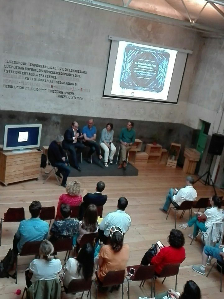 ImpactHubMAD's tweet photo. "Antes que la educación, lo mejor que se puede dejar a los hijos es una mirada al mundo." #OpenFoxize #EmpleoDigital https://t.co/SUv8DqTOdD
