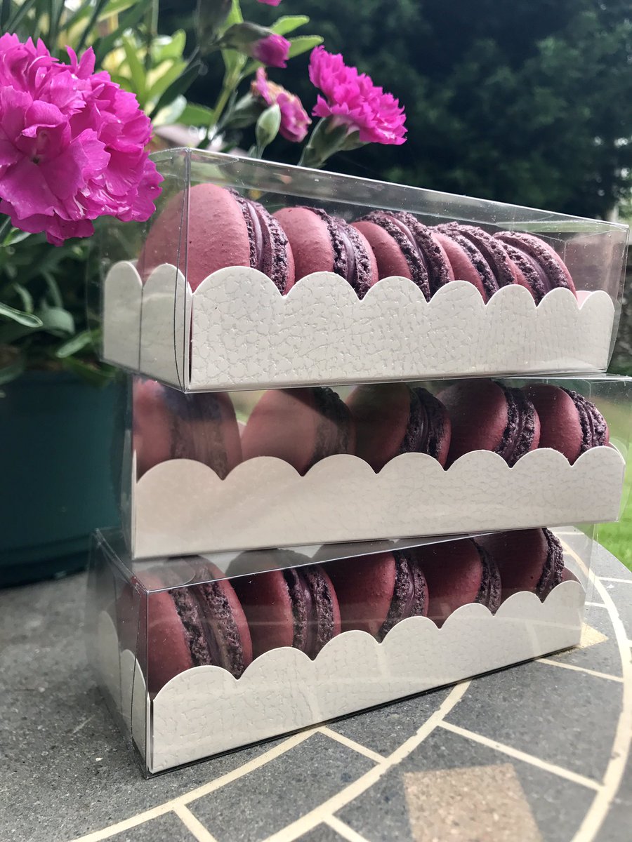 choc_truffle_'s tweet photo. Special order of lavender macarons for a regular customer today. Bit of a marmite flavour don't you think? #lavender #summer #macarons https://t.co/RoURYcMYID
