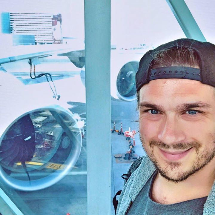 capster_dj's tweet photo. Best preparation for a europe tour? Short trip to Dubai 👆😄 #✈️🌴🌊☀️

#capster #tour2017 #a380 #emirates #dubai #holigaudy #dj https://t.co/oQEVaFaq4t