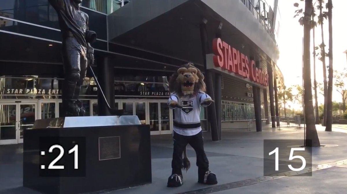 LAKings's tweet photo. Can you beat Bailey's 23 squats? Post a video w/ #FitToBeKing to win @24hourfitness and Lenny &amp; Larry's prizes!
➡️ https://t.co/pixMaeV9YX https://t.co/1WauHFzUor