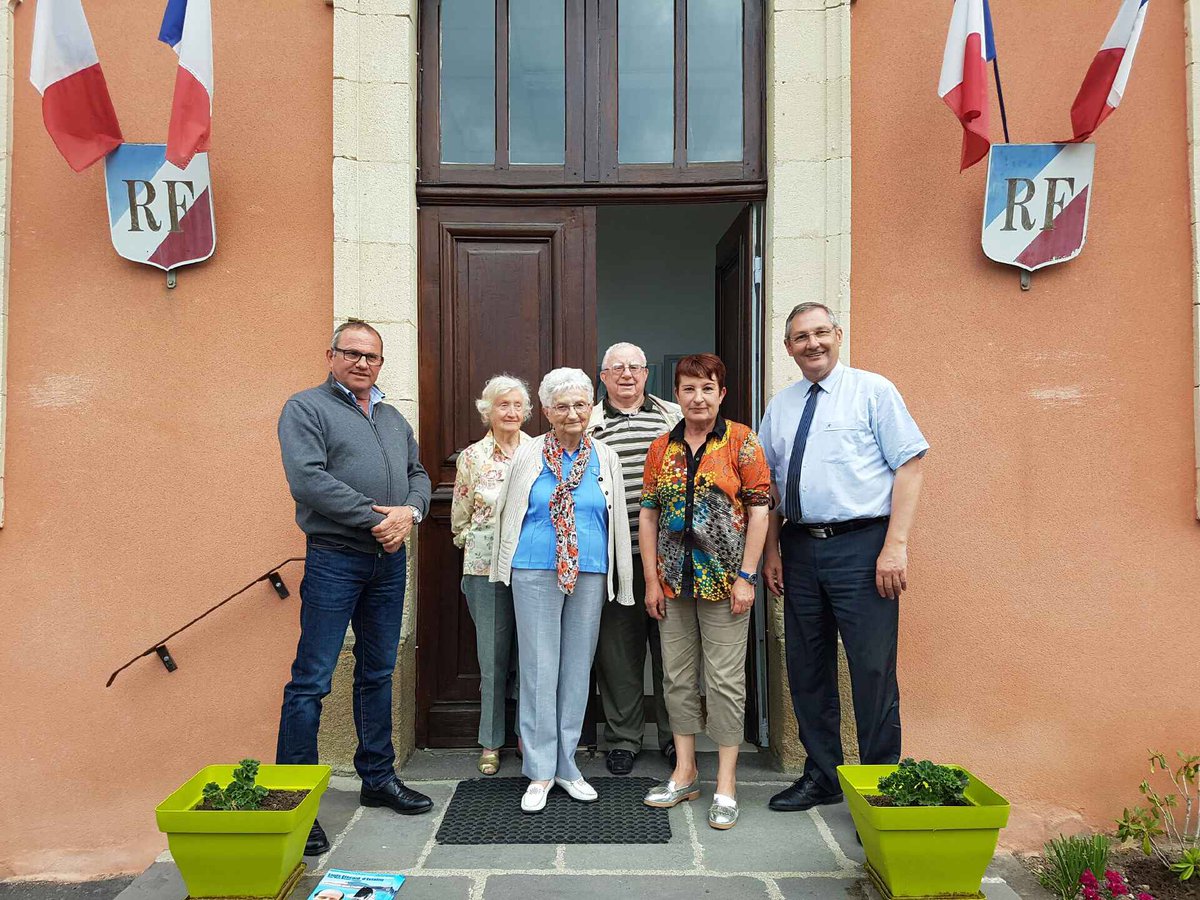 LGiscardEstaing's tweet photo. #EnsemblePourClermontMontagne! À #Rentières, à #Tourzel-Ronzieres, à #Saint-Vincent et à #Chadeleuf https://t.co/6kh2W94nnz https://t.co/bVjjLR1F7g