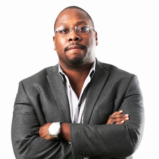 UrbanViewRadio's tweet photo. Today's #TechTuesday on The @KarenHunter Show features Data Scientist @jongos - Tune in to Channel 126 from 3-6pm EST #weOWNtech https://t.co/pLCXaVjcvj