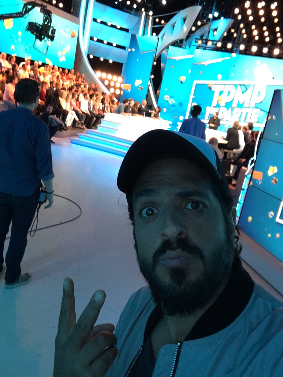bruno_island's tweet photo. Coucou c moi #theisland #tpmp #cyrilhanouna https://t.co/zmMSjLuCxL