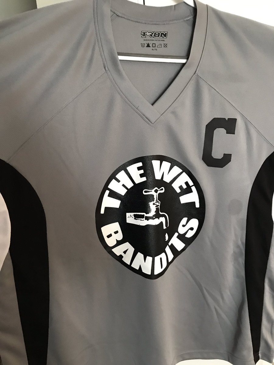 StickyBanditss's tweet photo. We are only a little over a week away until your Wet Bandits take the ice for the season opener. https://t.co/hv9Pd0gyYr