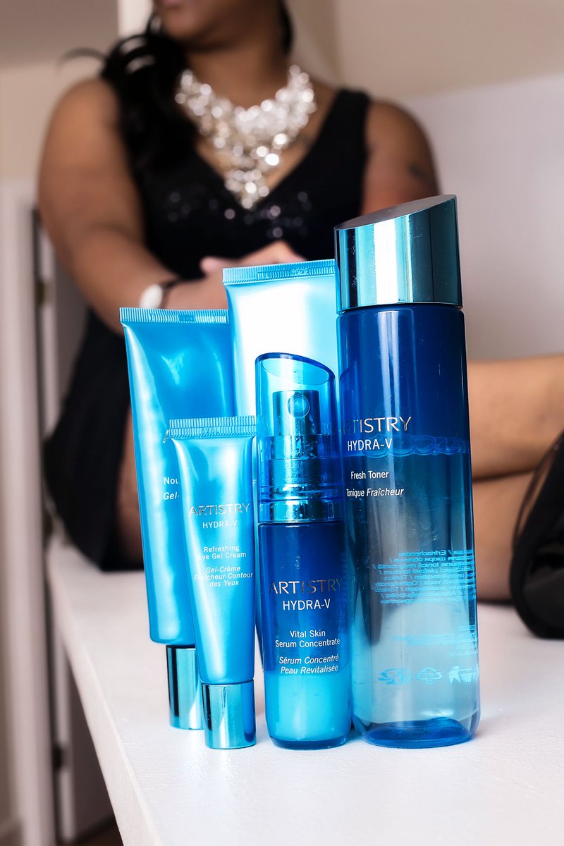 ChrisANewU's tweet photo. #transformationtuesday Know the power of #hydration #linkinbio #hydrav all skin types. 📷 @lovephoto365
hair @MaryBarkley1 #ANewURealLife https://t.co/xZD6JlLO6D