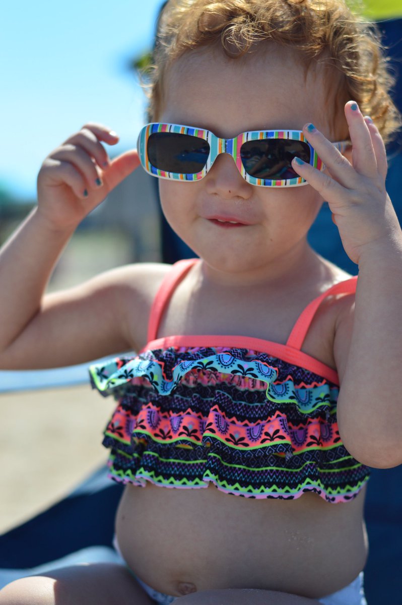 tswizzzy95's tweet photo. Mallory took these pics at the beach and my oh my is my baby fine 😍❤️ https://t.co/95yBwULIOY