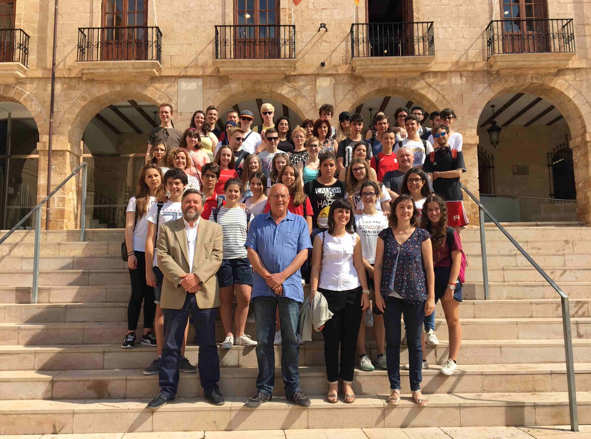 ayto_denia's tweet image. Els membres del projecte educatiu europeu #Erasmus + #SmartMaths visiten l’Ajuntament de #Dénia. ow.ly/KxKo30c9Wio