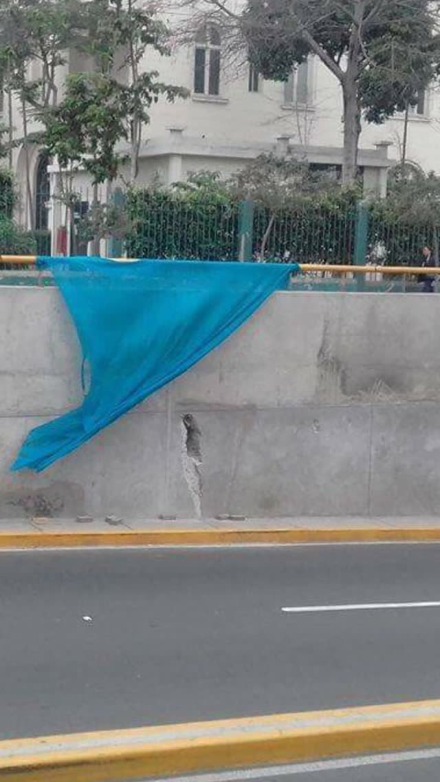 hurgamemoriaPE's tweet photo. Peruano, esto pasa cuando votas por el que "roba pero hace obra". Reaccionemos!! #CastañedaNuncaMas https://t.co/jVhZlQrIeb