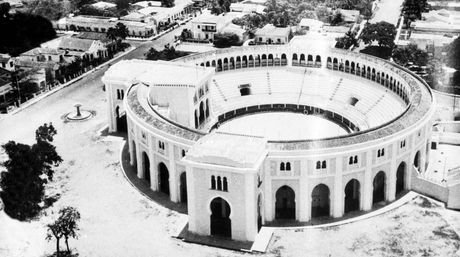 eluniweb's tweet photo. 🇻🇪 #TalDíaComoHoy en 1900, nació en #Londres Carlos Raúl Villanueva, arquitecto de la #UCV https://t.co/u0mgpvAjTW