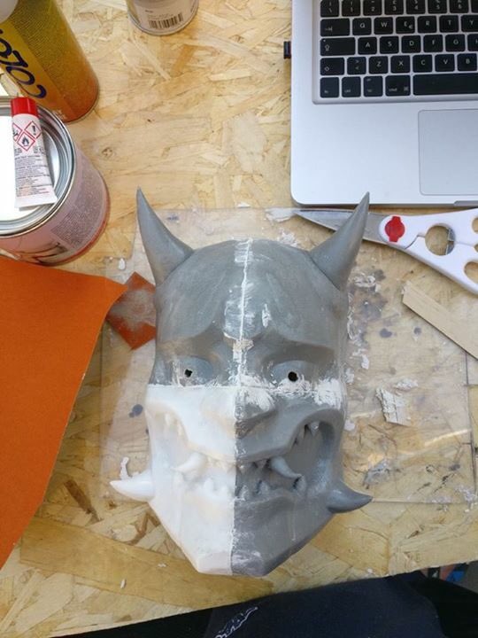 fablabimola's tweet photo. La creatività al #fablab #Imola è di casa! Alessandro Di Cesare, nostro tutor e associato, ha creato questo costume da #cosplay. 😎 #3D https://t.co/6zM6fJlZXR