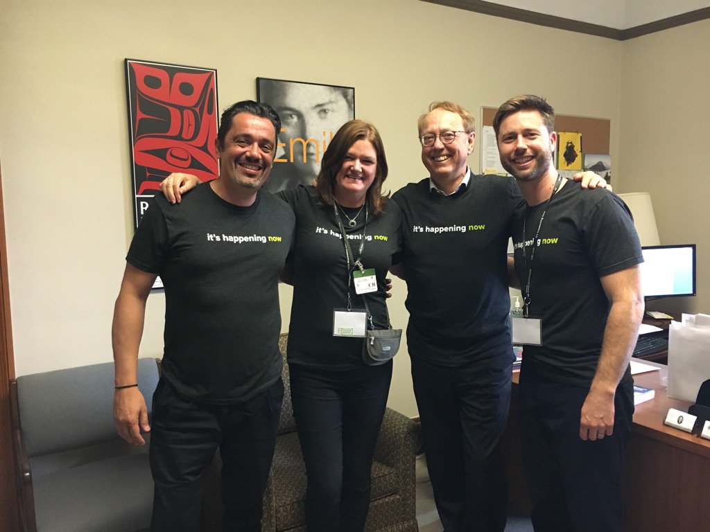 <a href="/MurrayRankin/">Murray Rankin</a> working #shoulder2shoulder w/ @CFHI_FCASS  <a href="/patients_udm/">CEPPP @UMontreal</a>