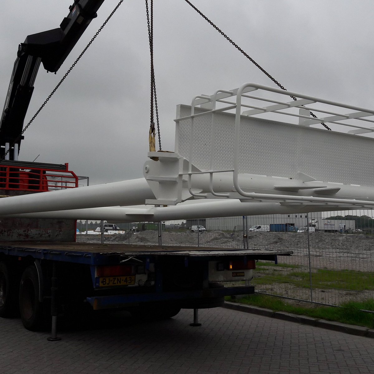 Er was weer zwaar transport nodig bij straalbedrijf special cleaning Flevoland op urk om klus af te leveren