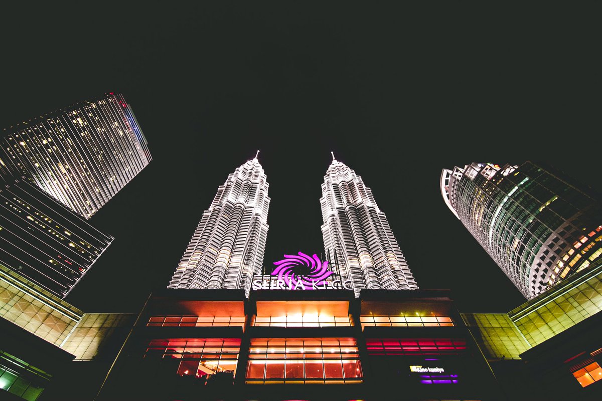 raafikaziz's tweet photo. Night out! Back when I used Canon 1000D + Canon 10-18mm STM. https://t.co/Uc9WtkYgwy