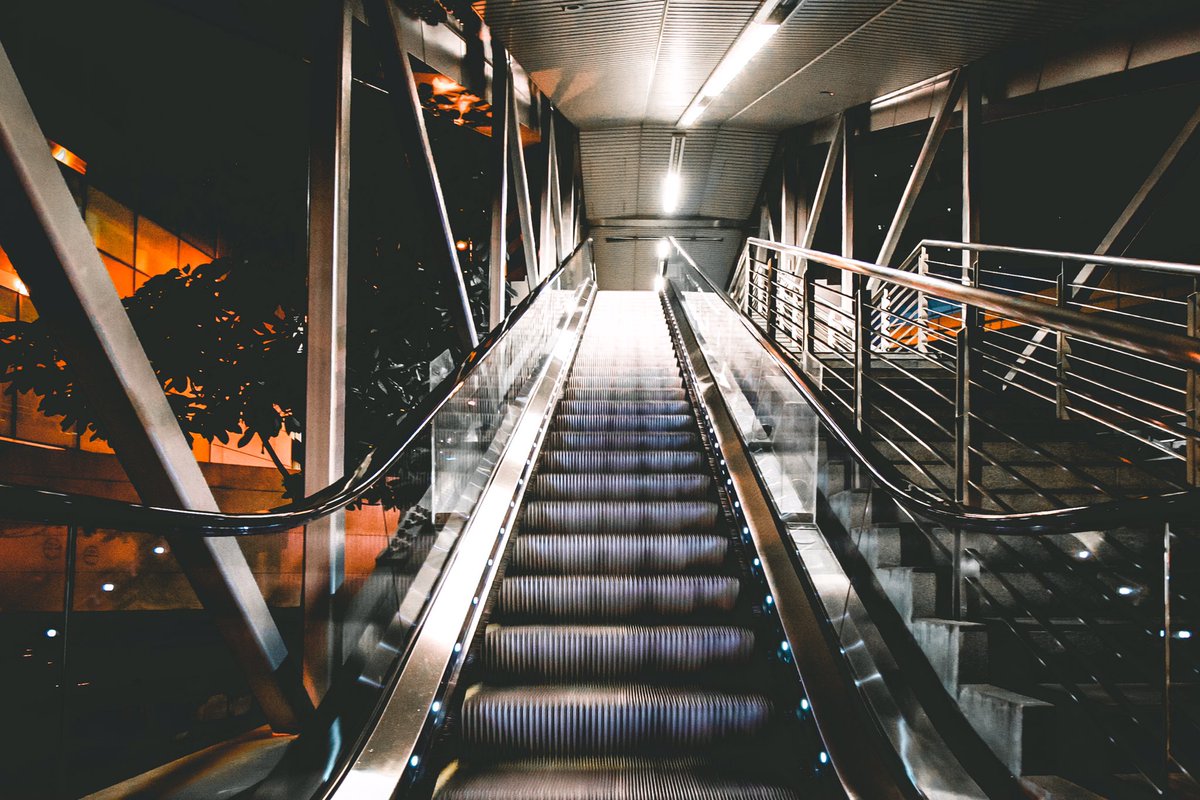 raafikaziz's tweet photo. Night out! Back when I used Canon 1000D + Canon 10-18mm STM. https://t.co/Uc9WtkYgwy