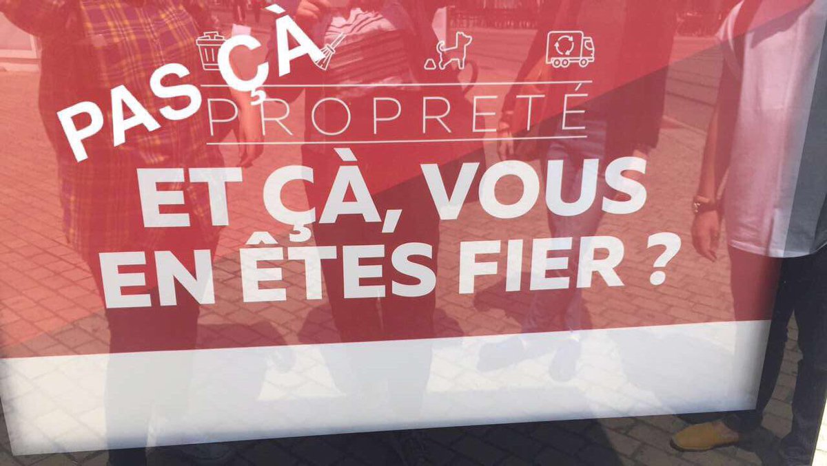 MarieCFauriel's tweet photo. Pour des affiches sans fautes, embauchez les hypokhâgneux ! #HK42 #beschrelletamère #placedupeuple https://t.co/HV7WBCcWOx