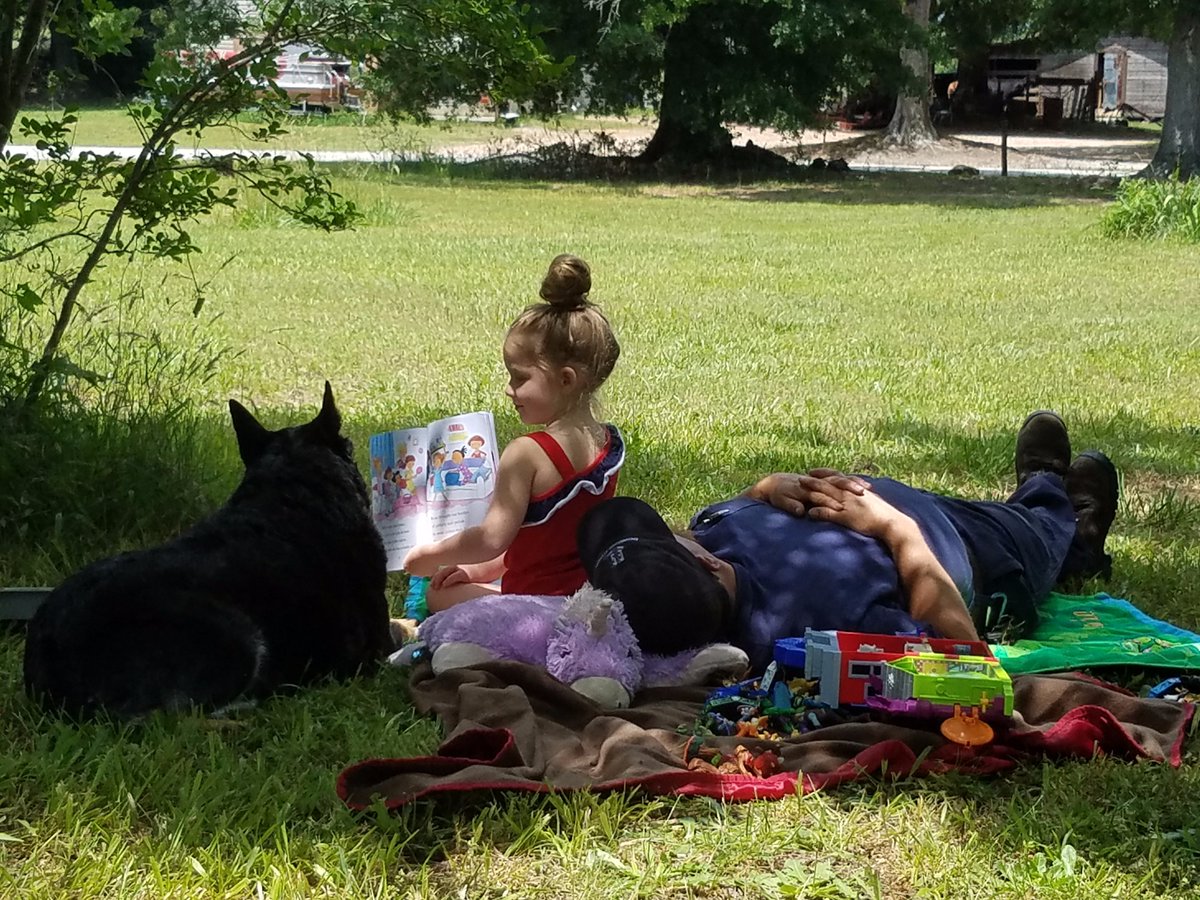 hsmbulldogs's tweet photo. #HSMSummerReadingChallenge #SummerReading #loveSCschools @infopublicd1 https://t.co/0I0ik10OId