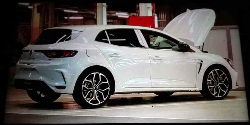 teodorstefan's tweet photo. Looking good: first uncamouflaged photo of new #Renault #MeganeRS (via Megane RS Online / Facebook). 300 HP &amp; 4-wheel steering. Yes, please! https://t.co/P6mWfkLknl