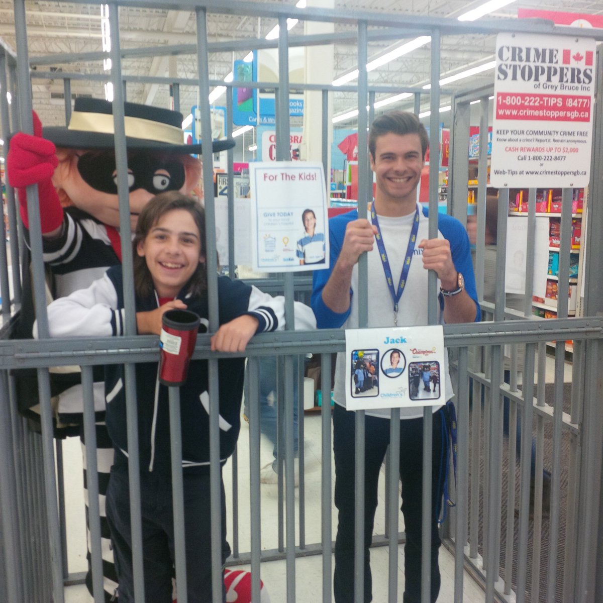CHFHope's tweet photo. Jack is busy visiting @WalmartCanada stores!
Help kids like him by buying a @CMNCanada balloon or supporting an in-store activity! #WMCA17 https://t.co/d90v7yqPBb
