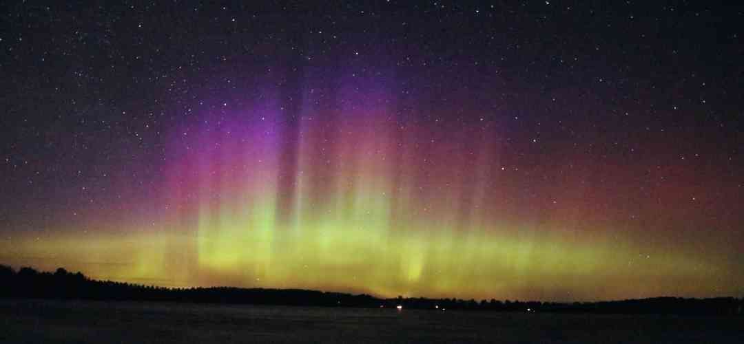 BestPixMN's tweet photo. The #NorthernLights in Akeley, MN. Photo by Jeff Lund. https://t.co/QlyK44GwFr