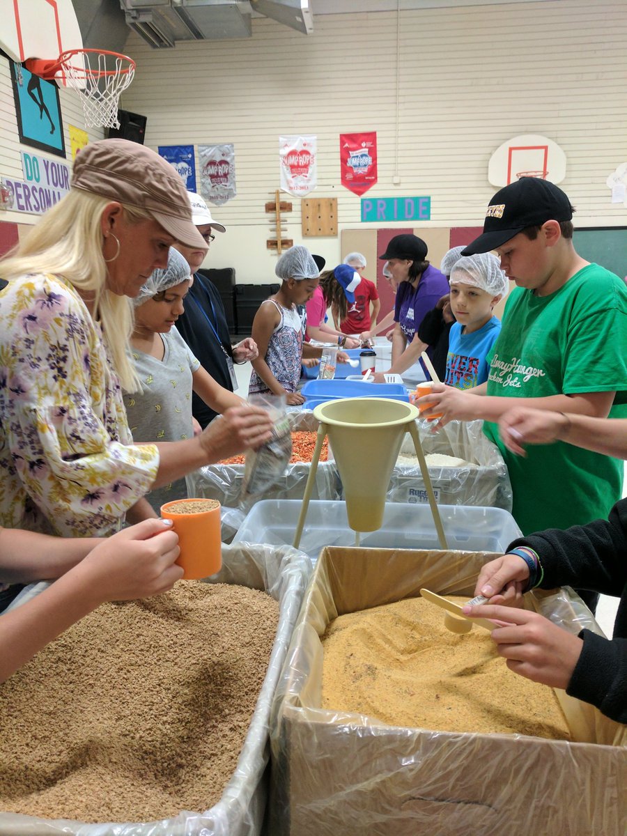 Jackjetscrcsd's tweet photo. Take Away Hunger packing is underway https://t.co/C9MjvSrjux