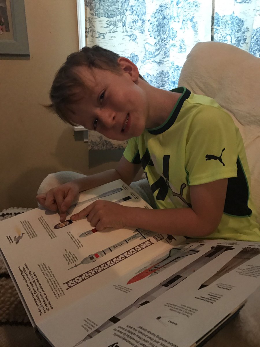 bohndrake's tweet image. When Mommy is sick she takes care of her kids that are sick. When kids are sick they read their space books #andAskForGatorade #FeverFun