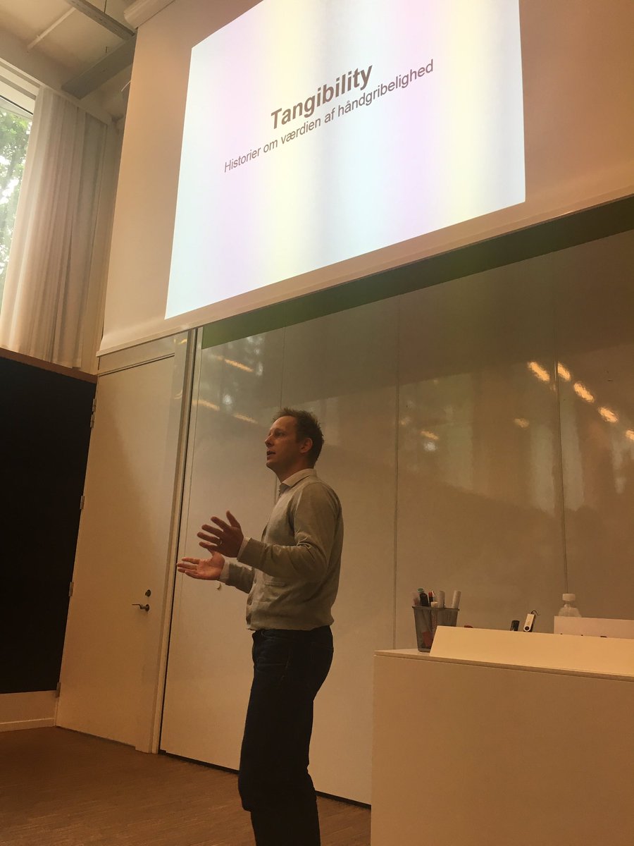 christianbason's tweet photo. Sammen med @CBScph Executive sætter vi #designledelse i fokus som værktøj til forretningsudvikling og forandring @designcentret https://t.co/eCMiiXsXSp