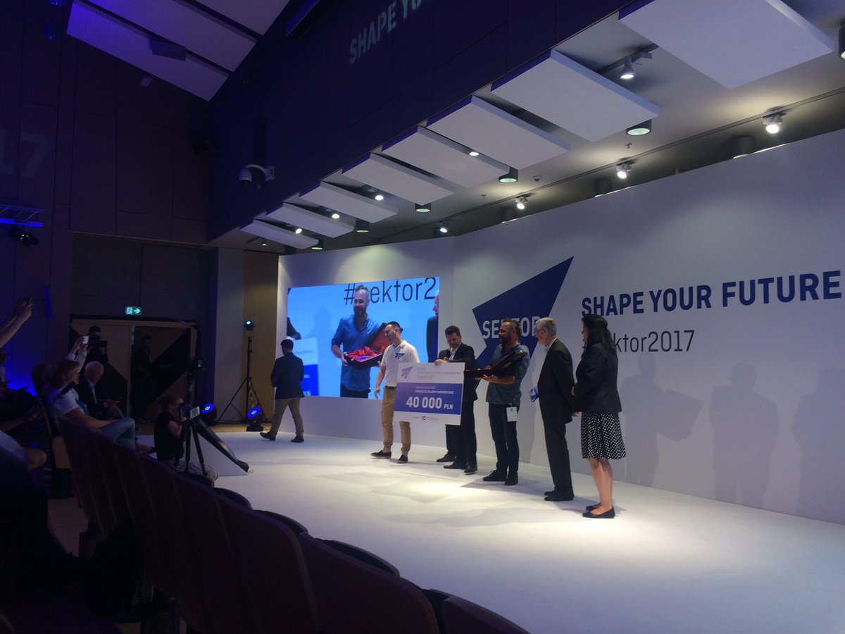 tusmaster's tweet photo. Nagroda @sektor_3 dla Dajemy Dzieciom Siłę 💪#sektor2017 https://t.co/PfSeEHXj6d