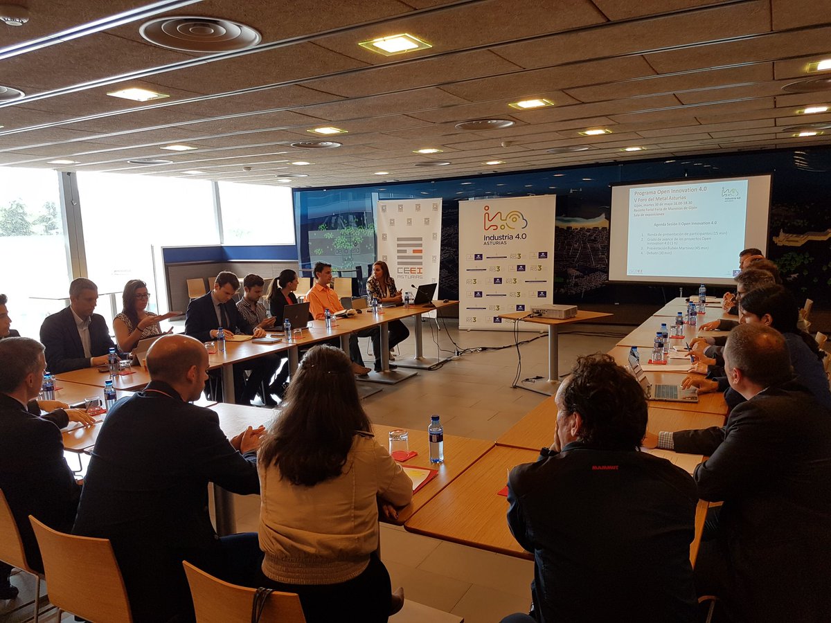 parrondo_rob's tweet photo. Dando comienzo a la 2° sesión del programa #openinnovation40 para conocer el avance de los proyectos en el marco del #VForoMetalAsturias https://t.co/4TFO0X8u0L