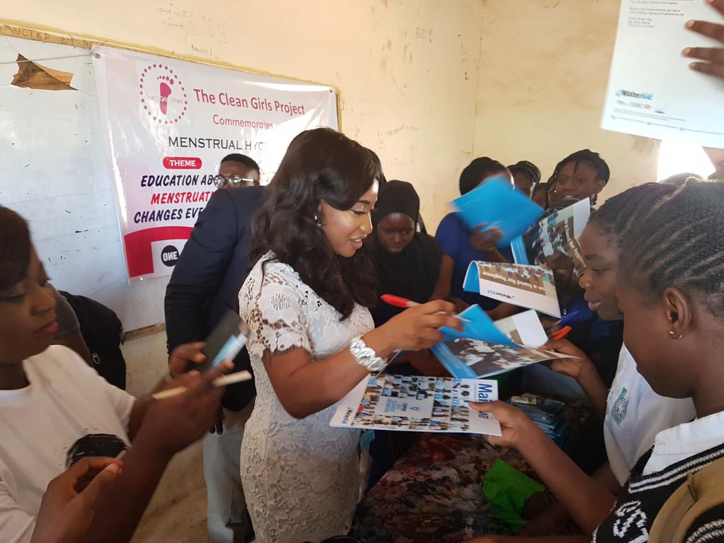 WaterAidNigeria's tweet photo. Wonderful time today with students of Government Technical College Garki and @TONTOLET talking #periods and #hygiene. #mhd2017 #noshame https://t.co/xErbR5gcC7