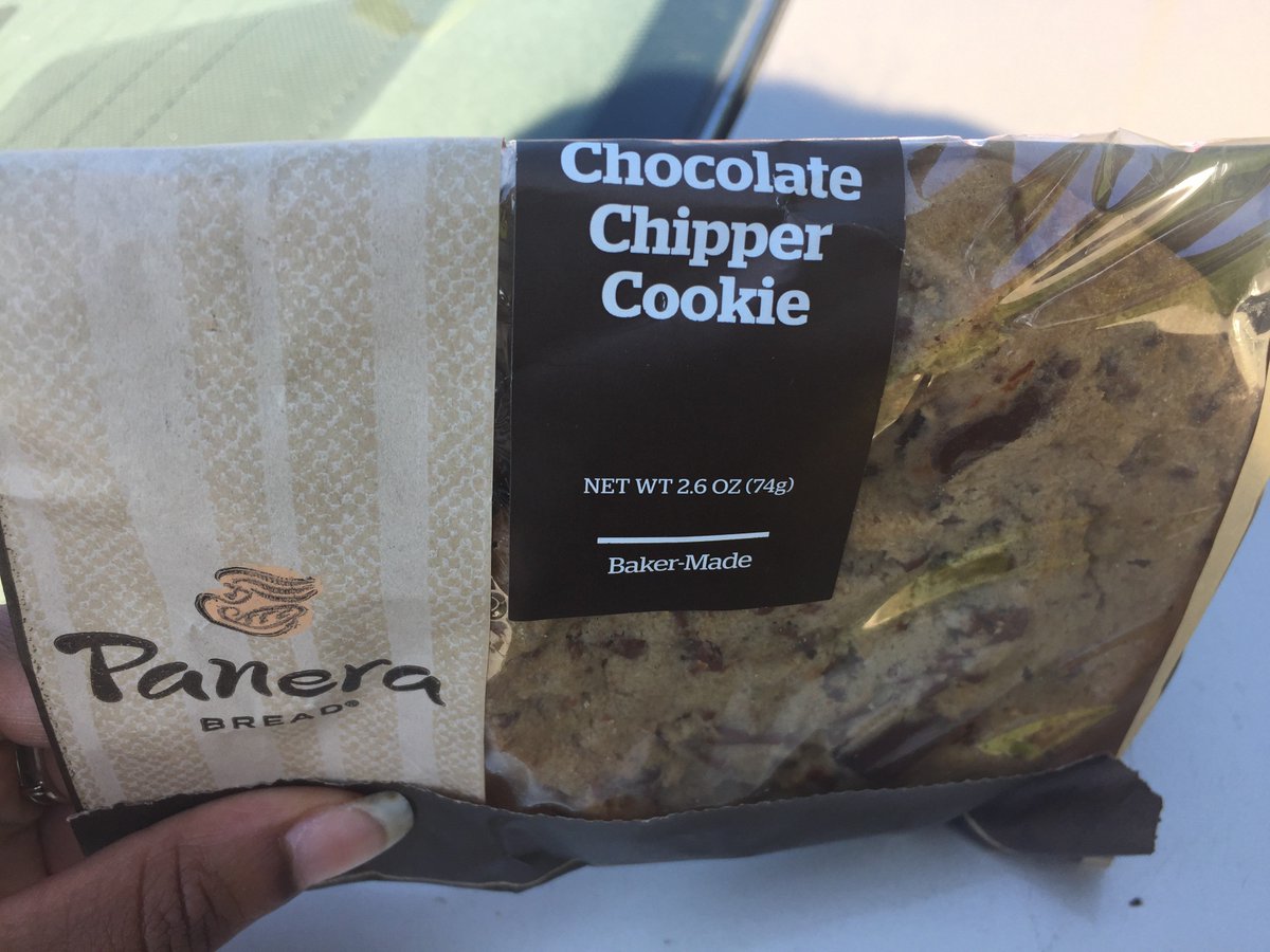 AmieMCarter's tweet image. Can't decide which is best - the Chocolate Chipper Cookie or the Lemon Drop Cookie #MoreCookiesPlease #SweetToothProblems @panerabread