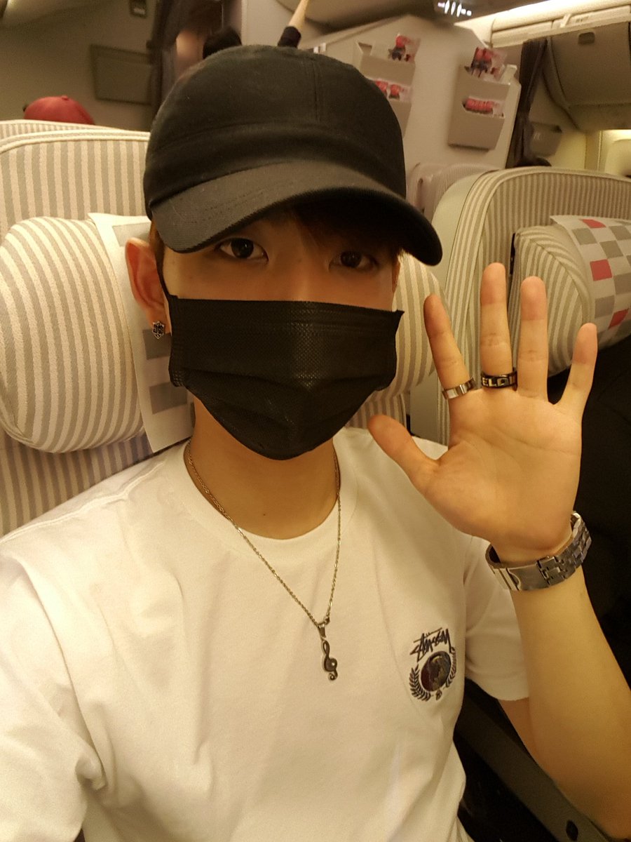 J2KC_'s tweet photo. #민 한국 잘 도착했어요!!♡ 많은 사랑받고와서 정말 행복합니다😎
아프지말고 잘 있기!!❤
#痛くないで #おやすみん #사랑해..😍 https://t.co/N1QISwOFFl