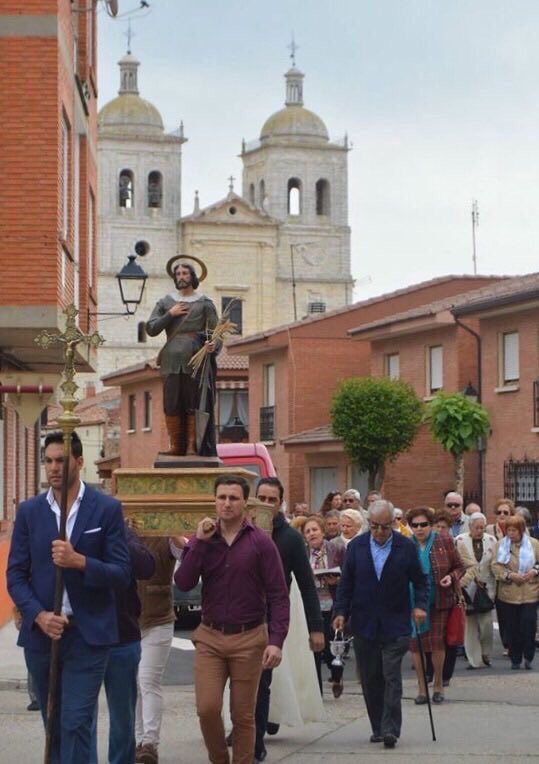 <a href="/urcacyl/">Urcacyl. Cooperativas agroalimentarias CyL</a> <a href="/TurismoCigales/">Turismo Cigales</a> Enhorabuena <a href="/TurismoCigales/">Turismo Cigales</a>  @elsuso79  por el 1°premio del concurso fotografía de <a href="/urcacyl/">Urcacyl. Cooperativas agroalimentarias CyL</a> y por la gran labor que haces por la <a href="/DOCigales/">D.O. Cigales</a>