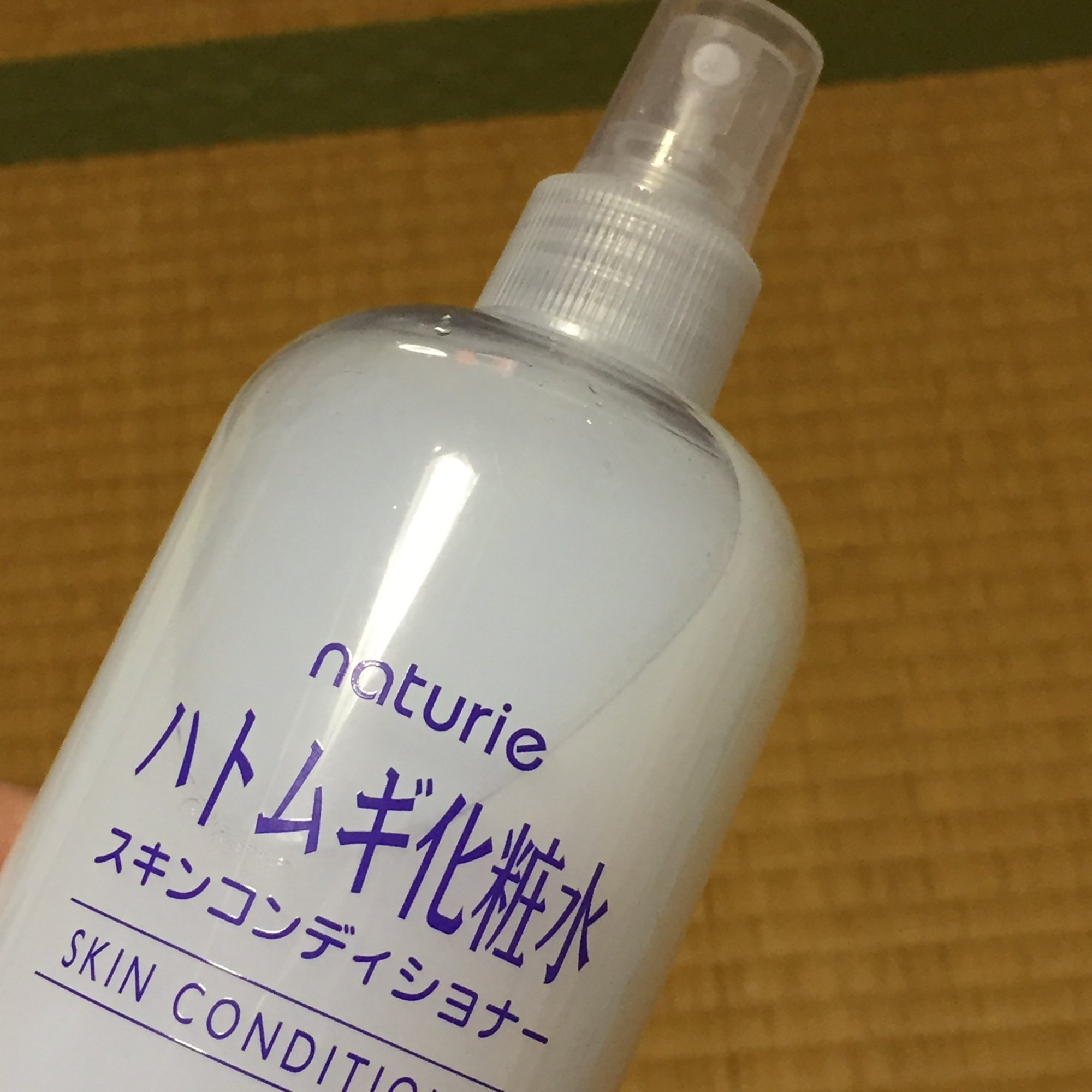 安野 ナチュリエのハトムギ化粧水にダイソーで買った300mlのスプレーのヘッド部分がピッタリだった しかも底までノズルが届いてて良かった 笑笑 安野 ナチュリエのハトムギ化粧水にダイソーで買った300mlのスプレーのヘッド部分がピッタリだった しかも底までノズルが届いてて良かった 笑笑