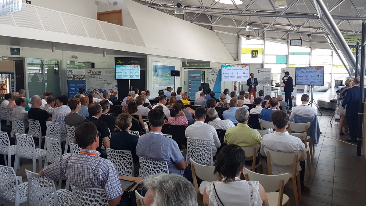 Début de la table ronde : les leviers d'une entreprise du futur performante et durable #Entreprisedufutur73