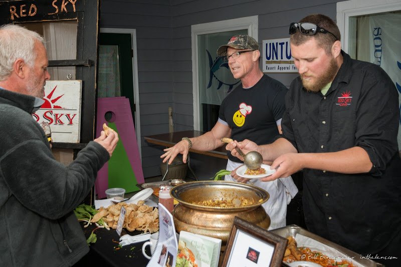 We're #hiring cooks, kitchen staff, and servers in #CampHill #PA ! Please apply at bit.ly/2oiRnWh