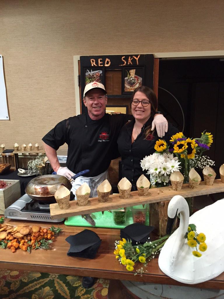 We're #hiring cooks, kitchen staff, and servers in #CampHill #PA ! Please apply at bit.ly/2oiRnWh